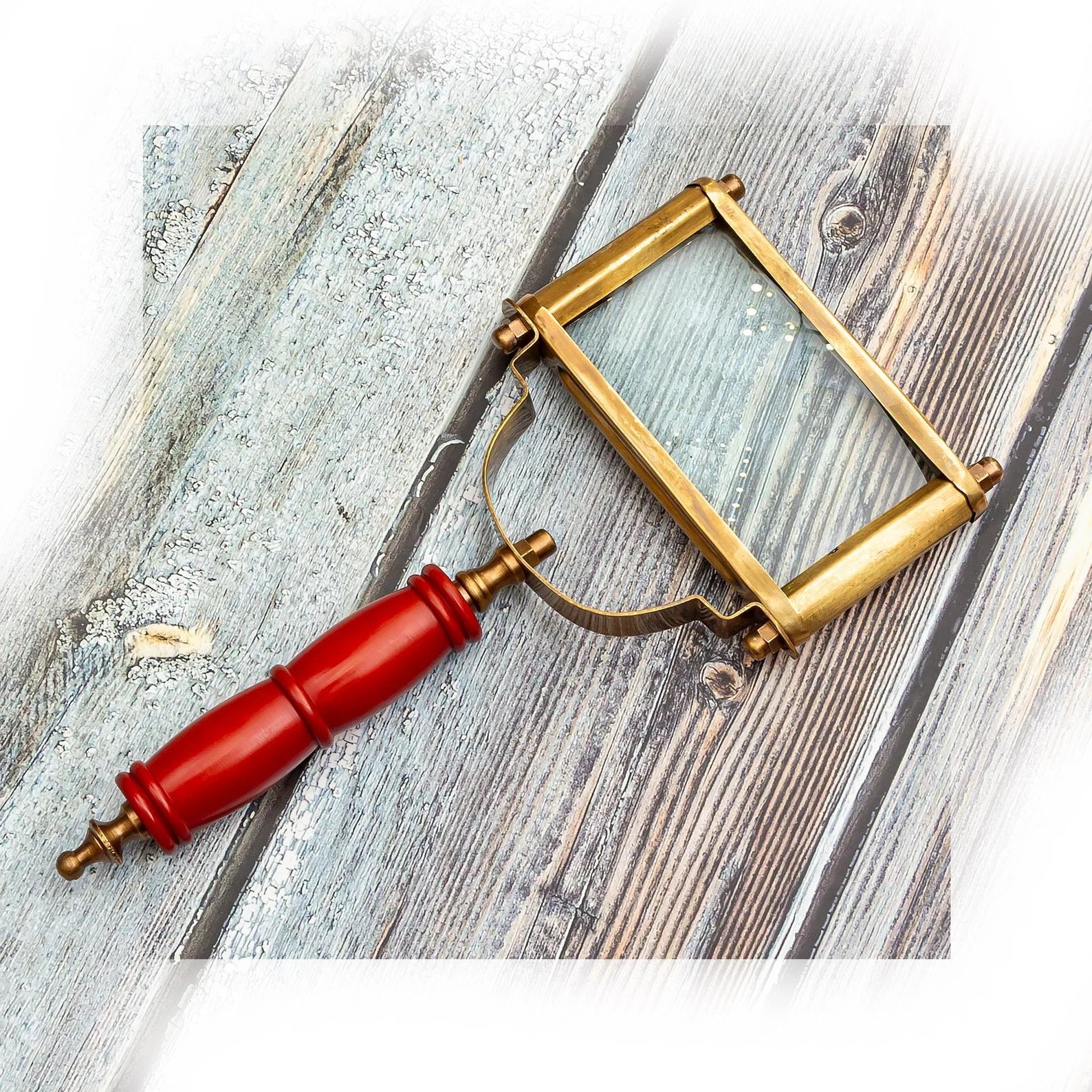 Beautiful Handmade Brass Magnifying Glass